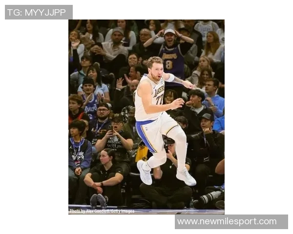 东契奇单节狂砍20分追平詹姆斯历史第六成就再创新高