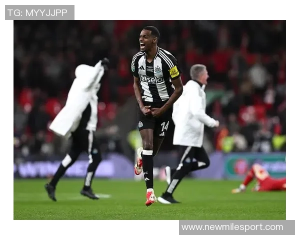 前裁判解析伊萨克与詹姆斯争议犯规索博接触未足以影响加纳乔表现