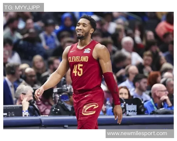 米切尔谈球队表现:在压力下展现应有水平并取得胜利