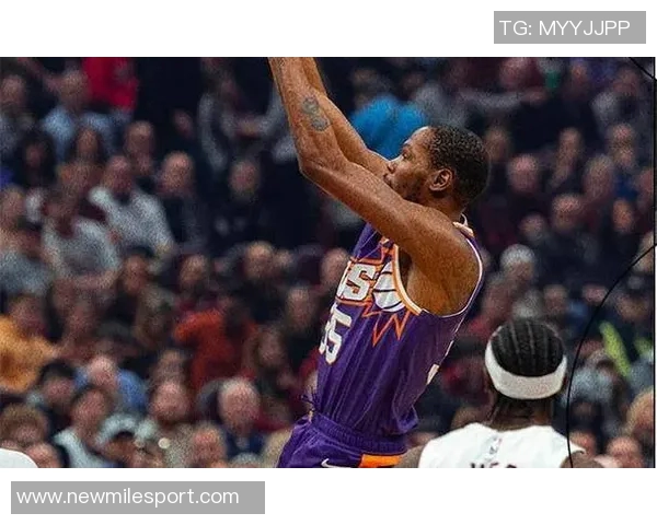 格雷森阿伦谈首节扣篮时关注文班位置的重要性与策略分析