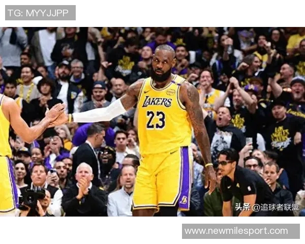 湖人期待詹姆斯在对阵马刺的比赛中强势复出缓解坐骨神经痛困扰